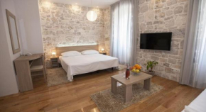 Отель Tifani Luxury Rooms 2  Сплит